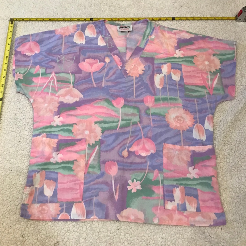 🦋 Jasco scrub top M floral two front pocket